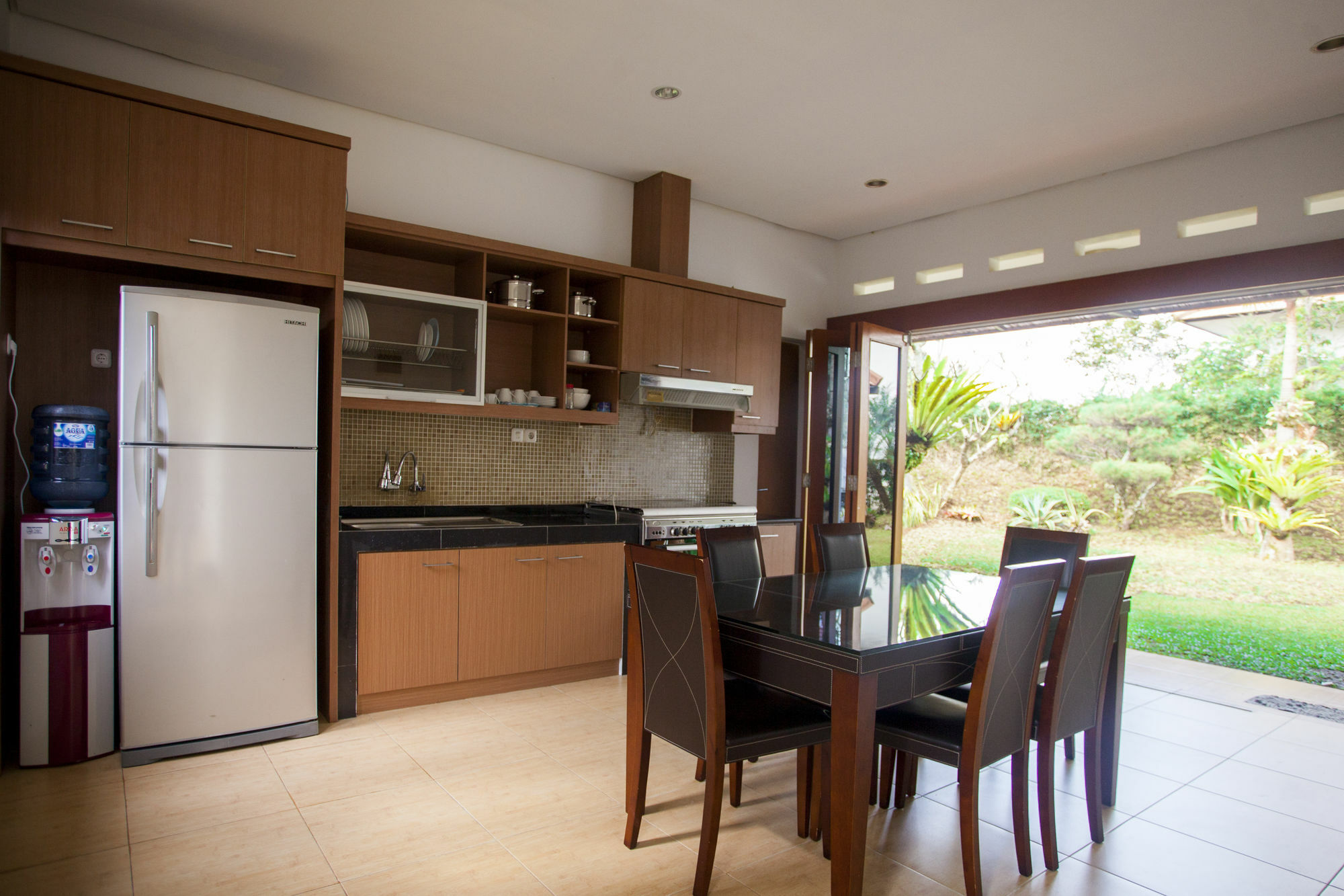 Kencana Villa Dago Bandung Exterior foto